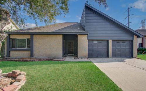 1814 Wildwood Dr, Deer Park, TX, 77536-8911 | Card Image