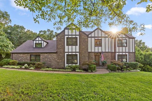 7819 Stonehenge Dr, Chattanooga, TN, 37421-1113 | Card Image