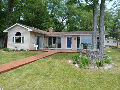 2272 Indian Lake Rd, National City, MI, 48748-9491 | Card Image