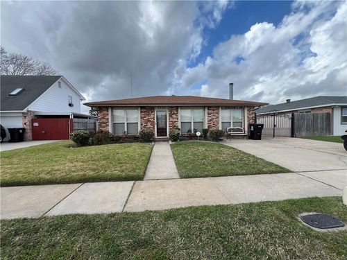 3508 Decomine Dr, Chalmette, LA, 70043-2412 | Card Image