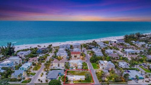 121 48th St, HOLMES BEACH, FL, 34217-1873 | Card Image