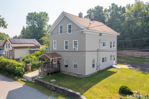 27 Railroad St, Putnam, CT, 06260-1633 | Card Image