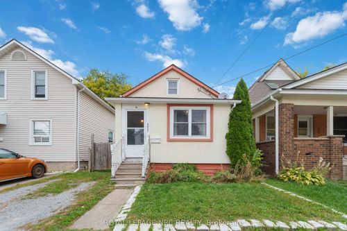 4621 Jepson St, Niagara Falls, ON, L2E1J5 | Card Image