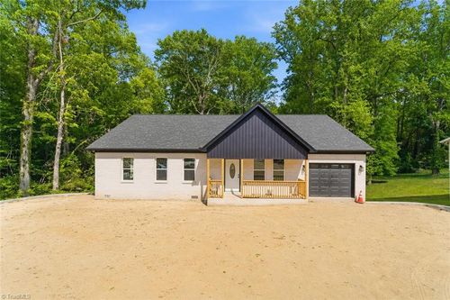 5612 Murray Road, Winston Salem, NC, 27106 | Card Image