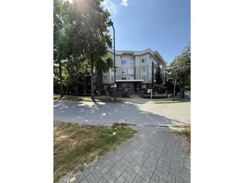 216-13555 Gateway, Surrey, BC, V3T0B5 | Card Image