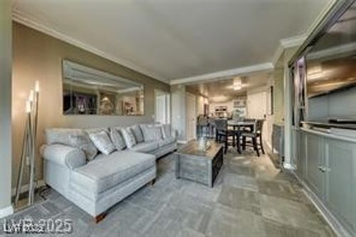 2621-135 E Harmon Ave, Las Vegas, NV, 89109-4503 | Card Image