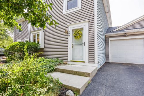 204 Wycliff Dr, Webster, NY, 14580-2857 | Card Image