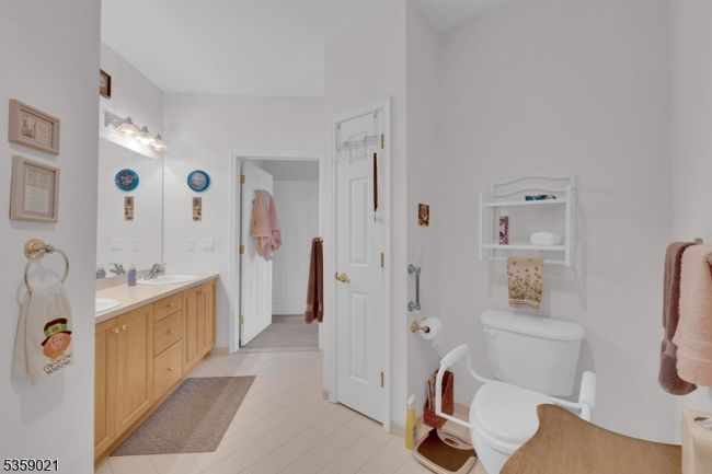 7013 Brookfield Glen Dr, Townhouse with 2 bedrooms, 2 bathrooms and null parking in Belvidere NJ | Image 18
