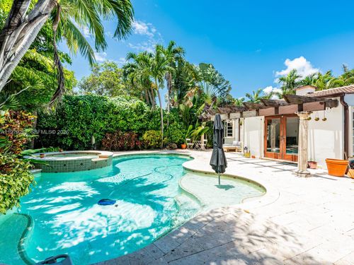 8927 Hawthorne Ave, Surfside, FL, 33154-3331 | Card Image