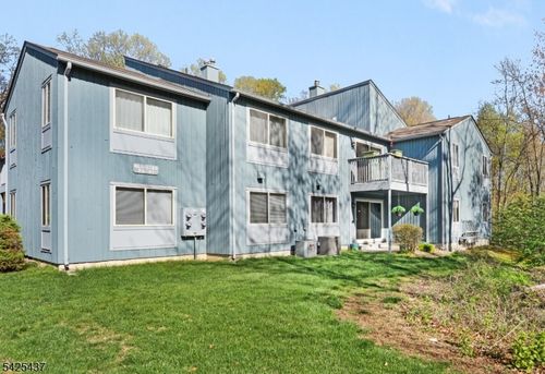 33-33 Drake Ln, Ledgewood, NJ, 07852-9646 | Card Image