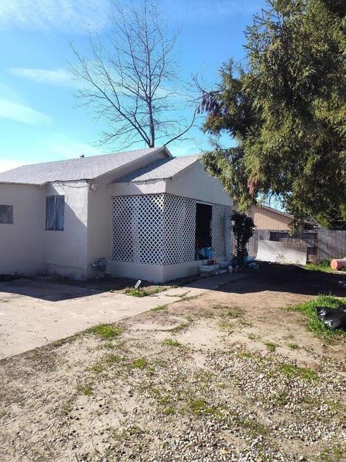 5670 Riverside Dr, Olivehurst, CA, 95961-6616 | Card Image