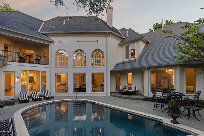Beautiful pool with ample room for outdoor entertaining. | Image 32