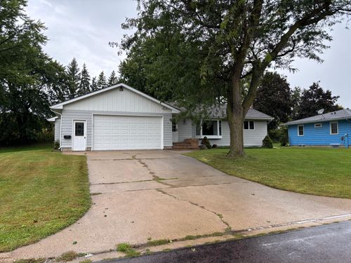 1313 Holland St, Fairmont, MN, 56031-1563 | Card Image