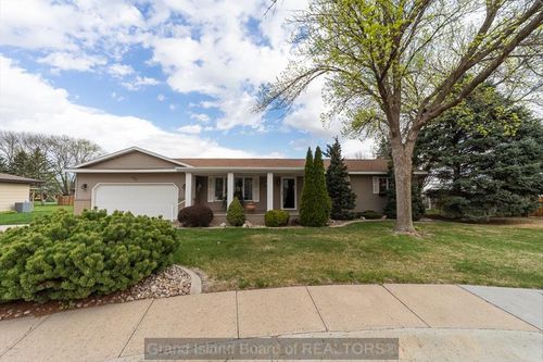 1512 Spruce Rd, Grand Island, NE, 68801-7048 | Card Image