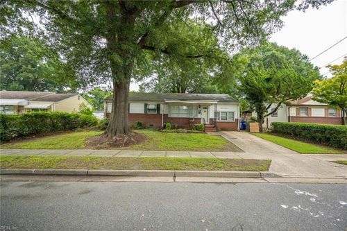 6426 Grimes Ave, Norfolk, VA, 23518-5223 | Card Image