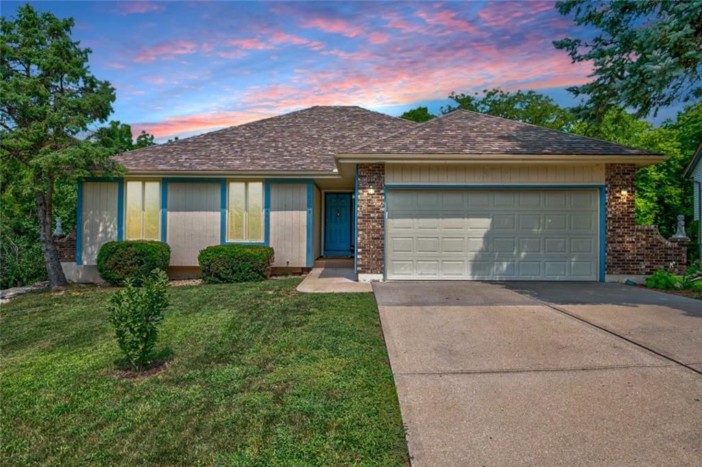 Delwood Dr, Blue Springs, MO 64015