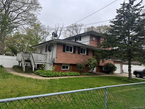 26 Jefferson Ave, Amityville, NY, 11701-2348 | Card Image