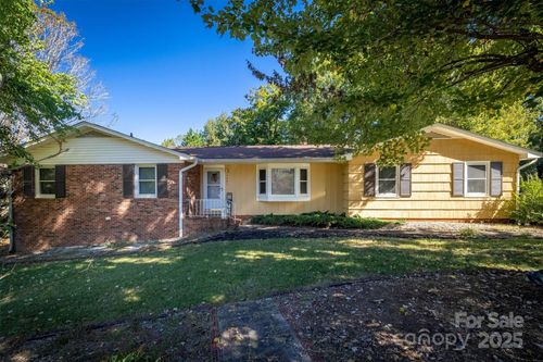 1341 36th Avenue Dr Ne, Hickory, NC, 28601-8267 | Card Image