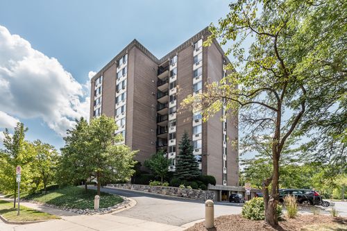apt-8d-1050 Wall St, Ann Arbor, MI, 48105-1983 | Card Image