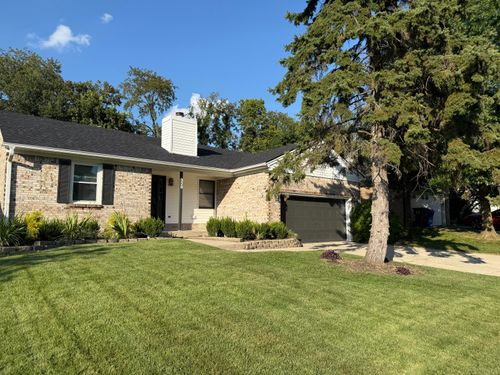 329 Stonegate Way, Lexington, KY, 40503-2940 | Card Image