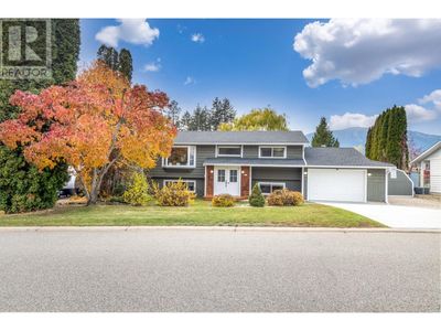 5121 14 St Ne, House other with 4 bedrooms, 3 bathrooms and 2 parking in Salmon Arm BC | Image 1