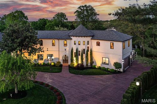 604 Glyn Cagny Rd, Ballwin, MO, 63021-5648 | Card Image