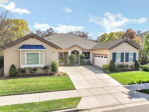 2834 Hawthorn Ct, Brentwood, CA, 94513-5484 | Card Image
