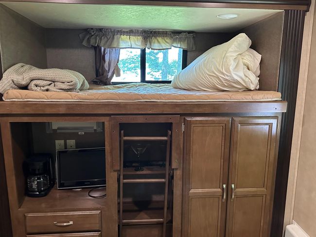 Bed & Built in 2nd Bedroom | Image 12