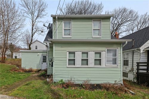 529 Bina Ave, Akron, OH, 44314-3213 | Card Image
