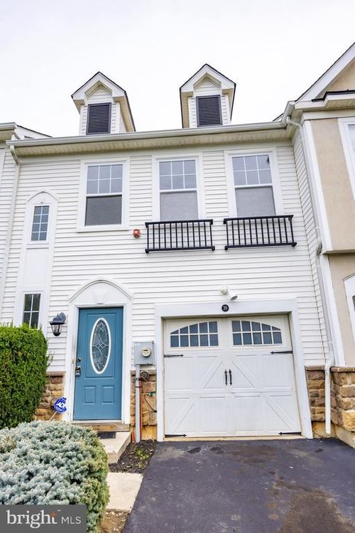 39 Old Cedarbrook Rd, WYNCOTE, PA, 19095-2038 | Card Image