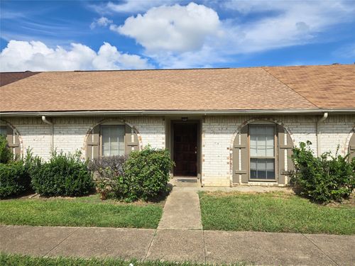 6-25 W Mountain Creek Dr, Grand Prairie, TX, 75052-6214 | Card Image