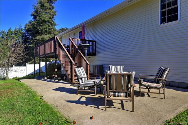 114 Meadow View Ter, House other with 3 bedrooms, 3 bathrooms and null parking in New Haven CT | Image 37