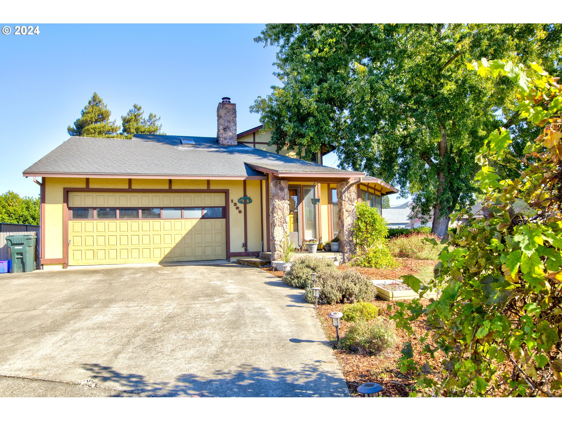 Littlewood Ct, Roseburg, OR 97471