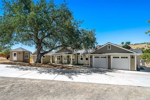 1006 Merry Hill Rd, Paso Robles, CA, 93446-2044 | Card Image