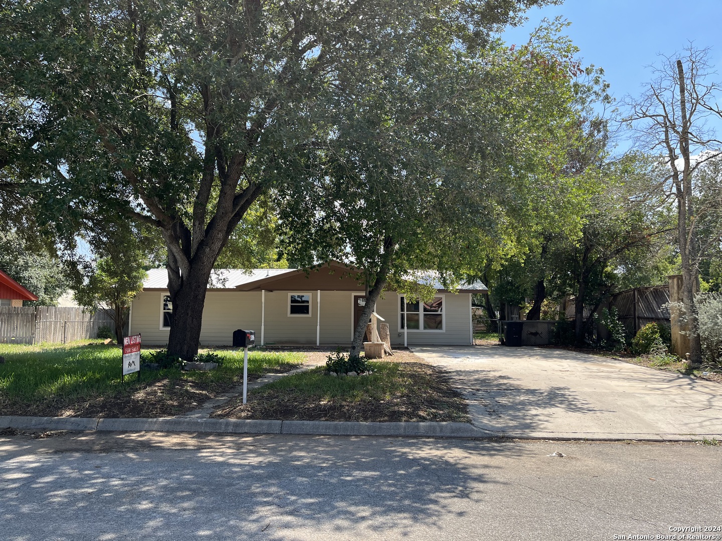 San Marcos St, Pearsall, TX 78061