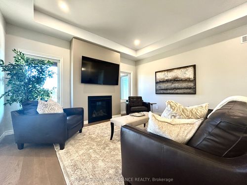 130 Stonecrest Blvd, Belleville, ON, K8R0B4 | Card Image