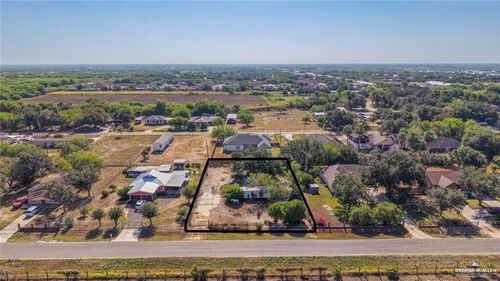 8606 N Doolittle Rd, Edinburg, TX, 78542-4864 | Card Image