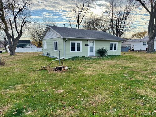 201 W Massie St, Palmyra, MO, 63461-1146 | Card Image