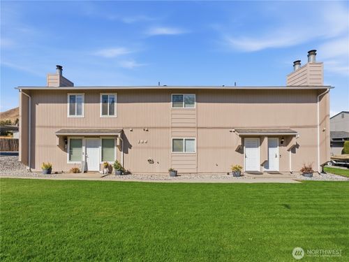 1-128 S Western Ave, Wenatchee, WA, 98801-7345 | Card Image