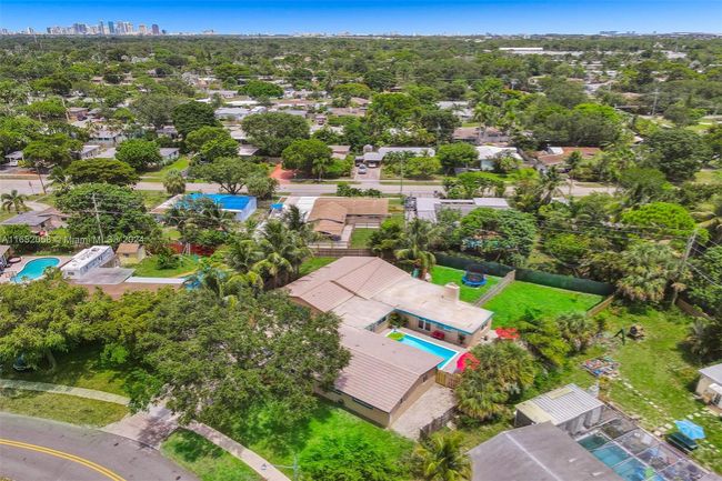 2320 Sw 36 Th Ave, House other with 6 bedrooms, 5 bathrooms and null parking in Fort Lauderdale FL | Image 37