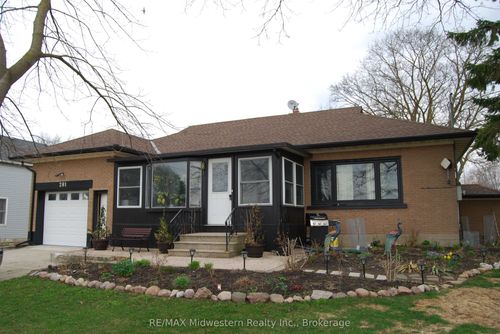 {{alt}} | Card Image