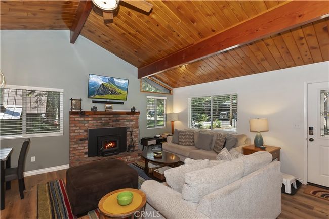 Living Room | Image 7
