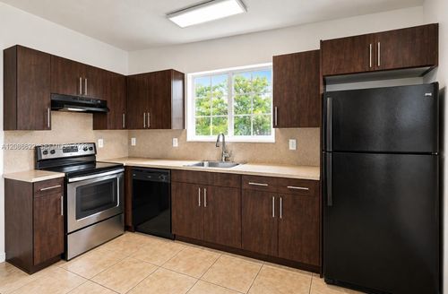 20-13 S Royal Poinciana Blvd, Miami Springs, FL, 33166-6070 | Card Image