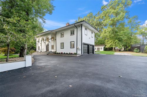 369 Vanderbilt Pkwy, Dix Hills, NY, 11746-5820 | Card Image