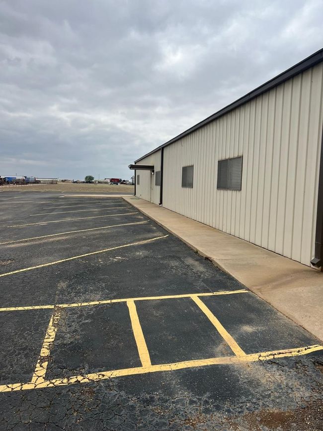 702 Matador Hwy, Home with 0 bedrooms, 0 bathrooms and null parking in Floydada TX | Image 24
