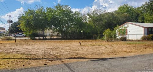 1002 17th St, Hondo, TX, 78861 | Card Image