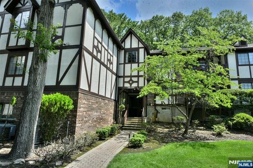 3106 Stowe Ln, Mahwah, NJ, 07430-3499 | Card Image