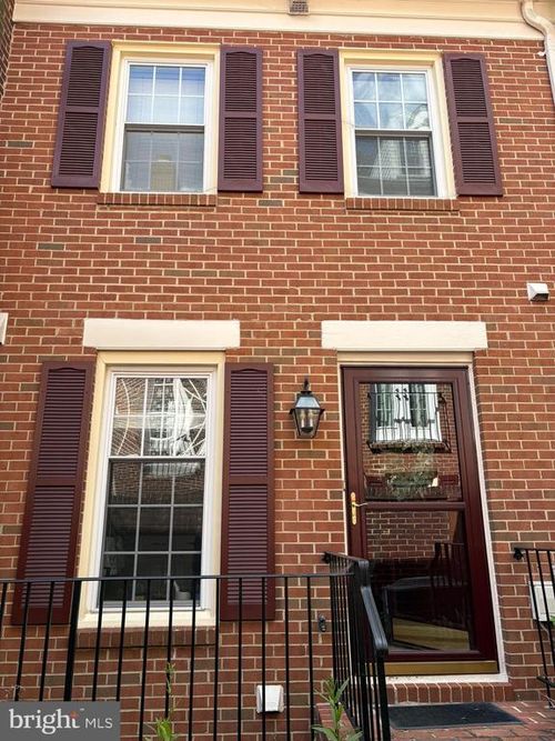 1-1955 N Calvert St, Arlington, VA, 22201-4104 | Card Image