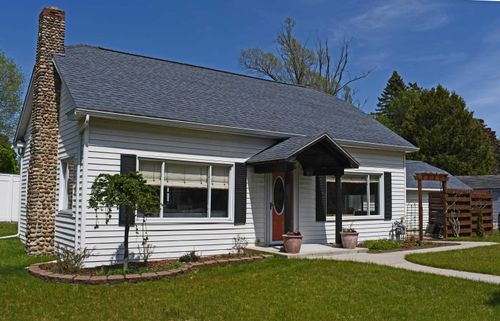 400 Bridge St, East Tawas, MI, 48730-9649 | Card Image