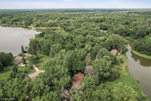 8 Edgewater Ln, North Oaks, MN, 55127-2530 | Card Image
